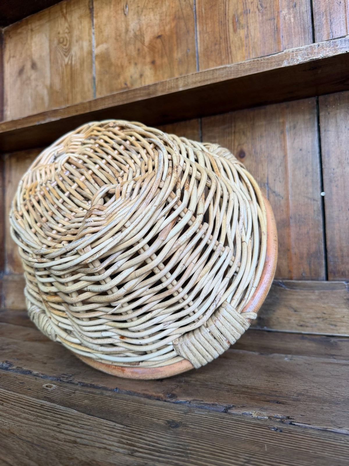 French basket with handle - House on Horizon