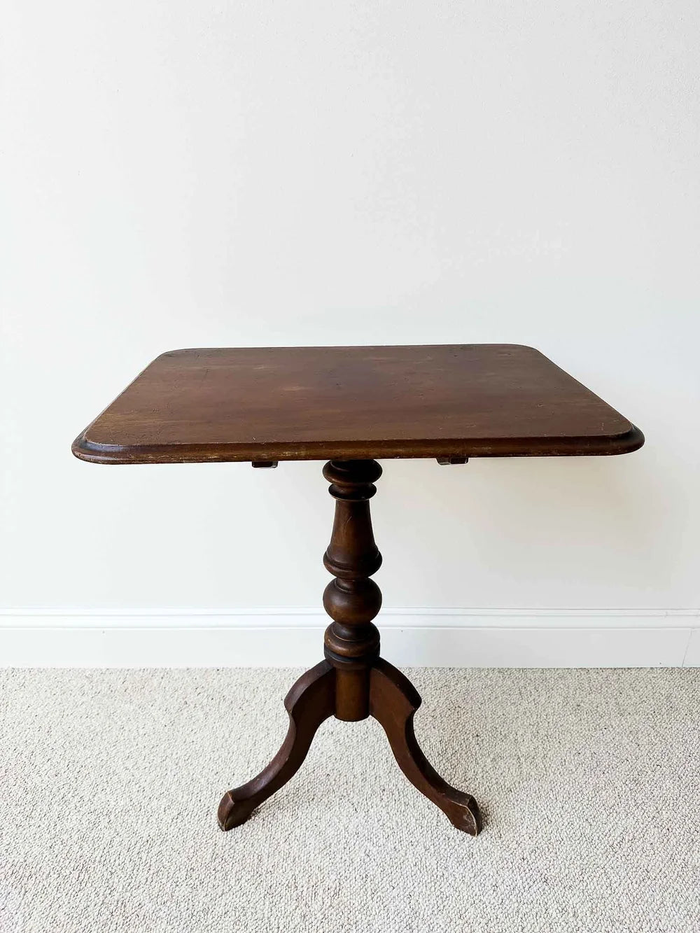 Georgian tripod table - House on Horizon
