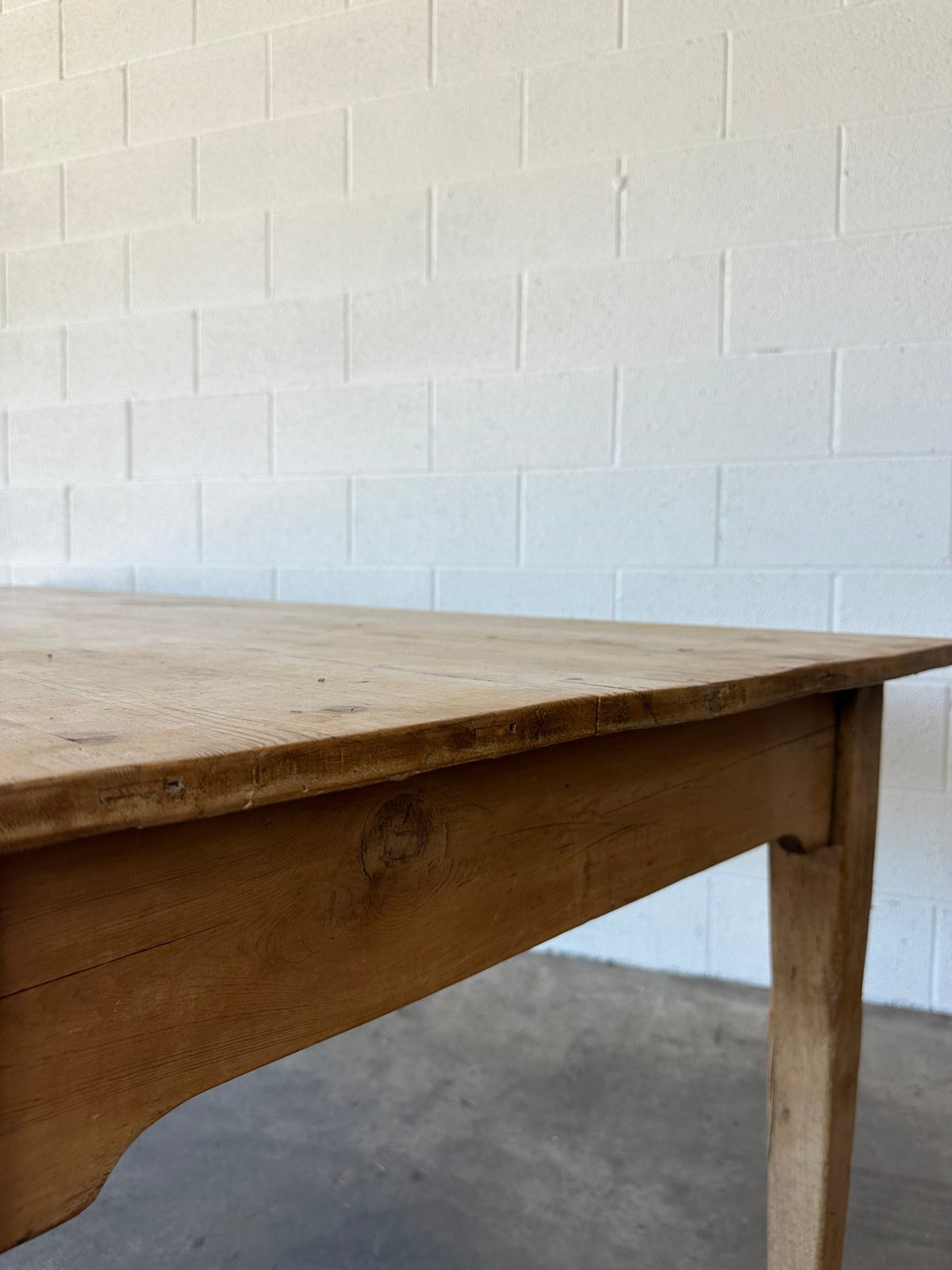 Gorgeous Victorian pine dining table, imported from England - House on Horizon