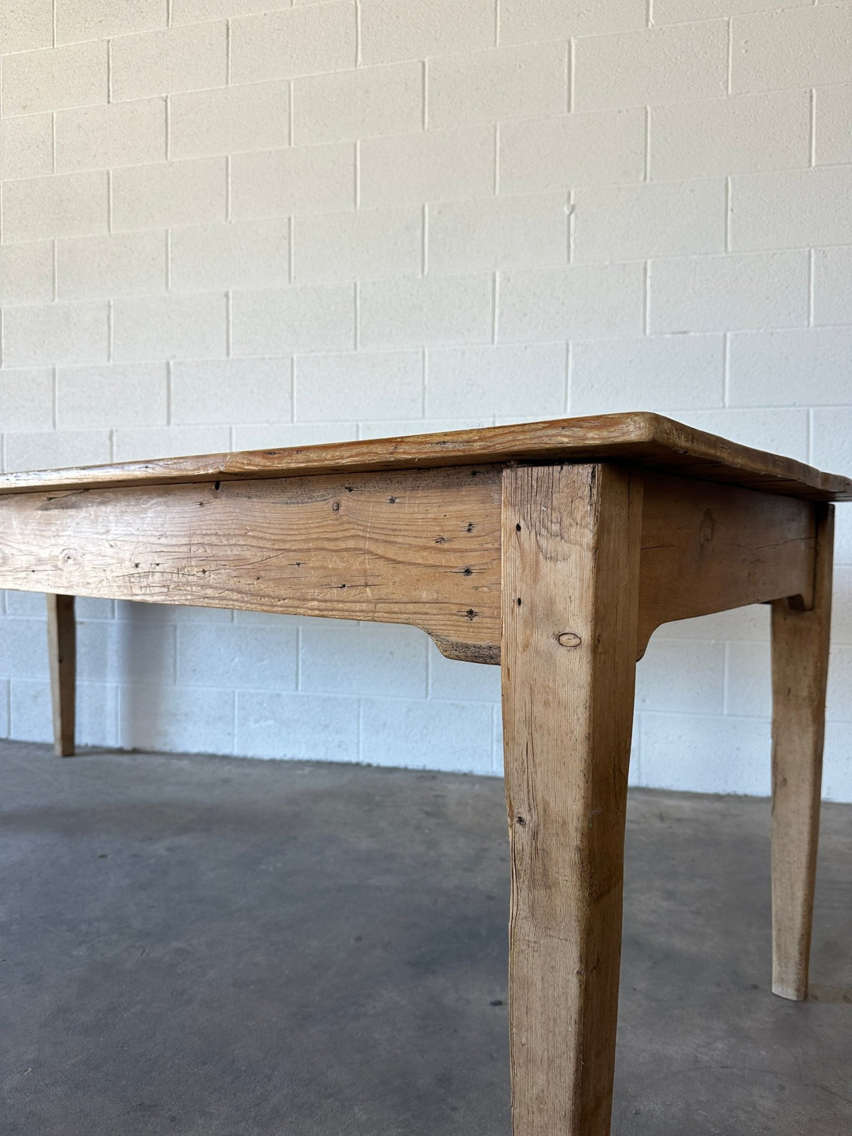 Gorgeous Victorian pine dining table, imported from England - House on Horizon