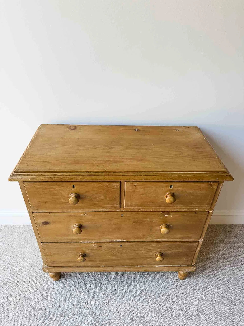 Victorian pine set of drawers