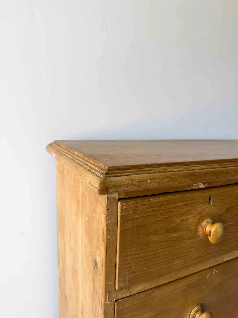 Victorian pine set of drawers