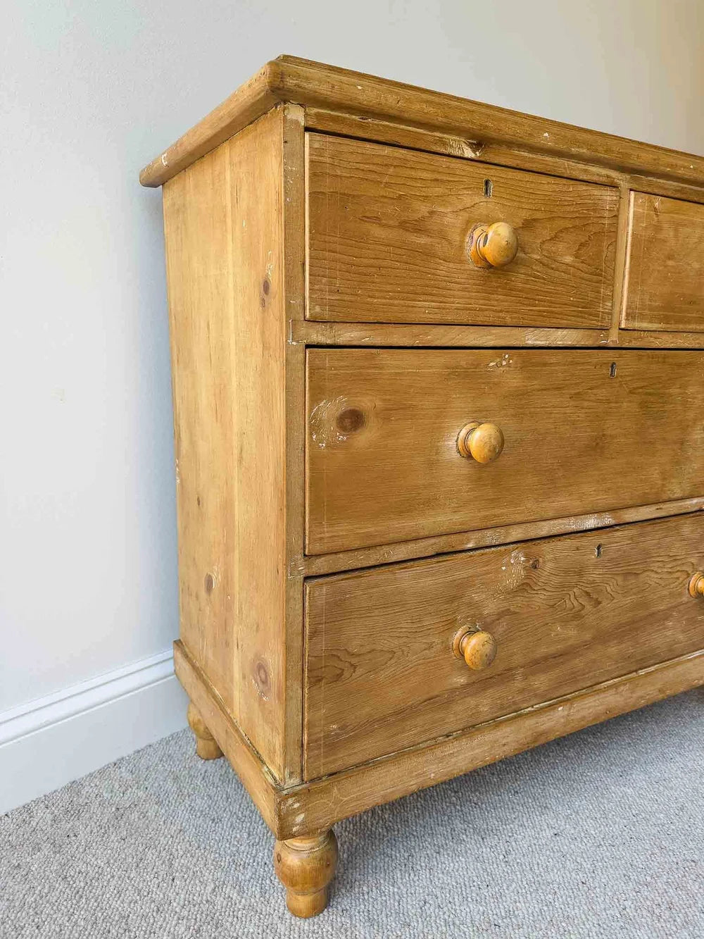 Victorian pine set of drawers