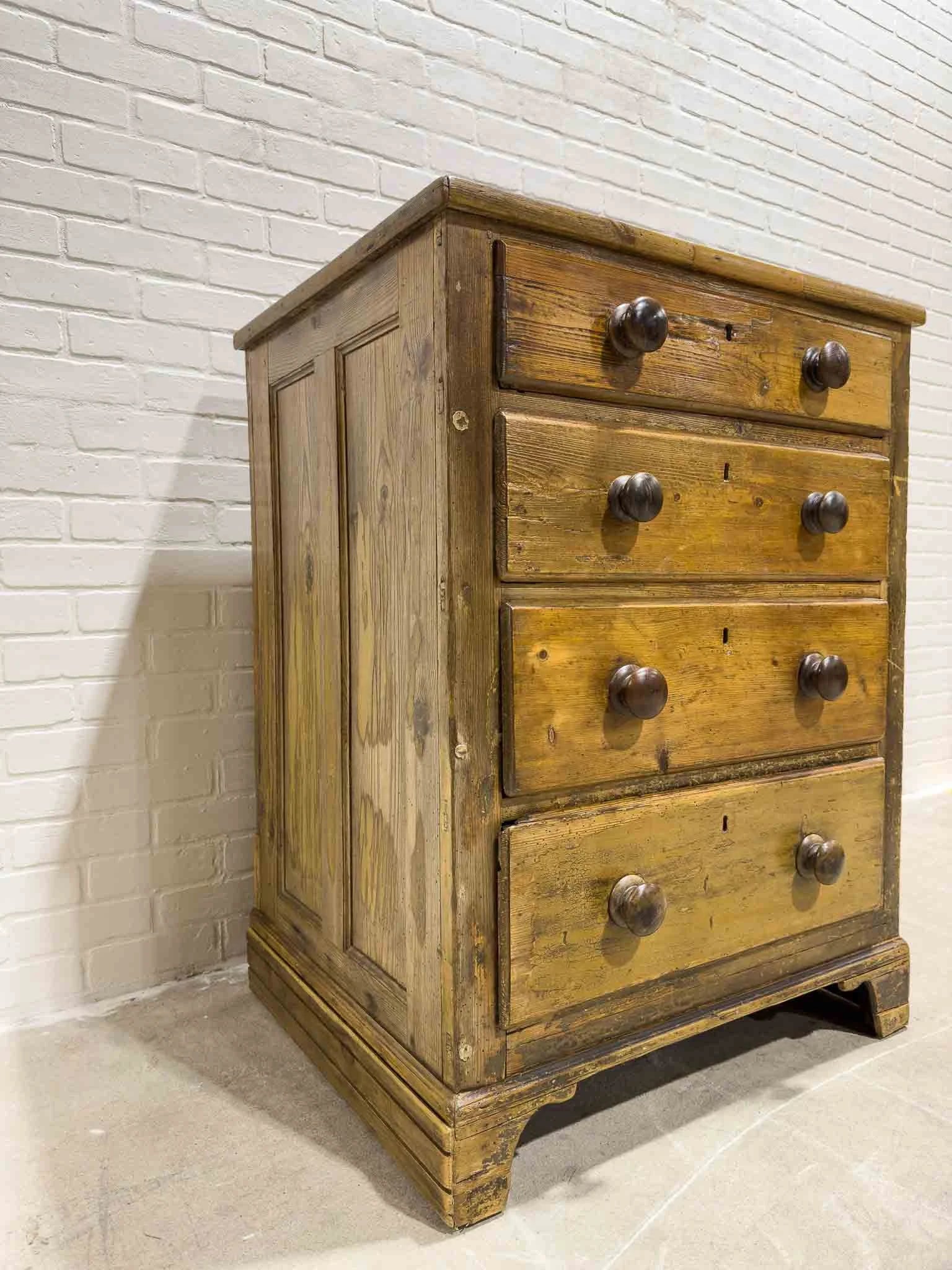 Georgian set of drawers