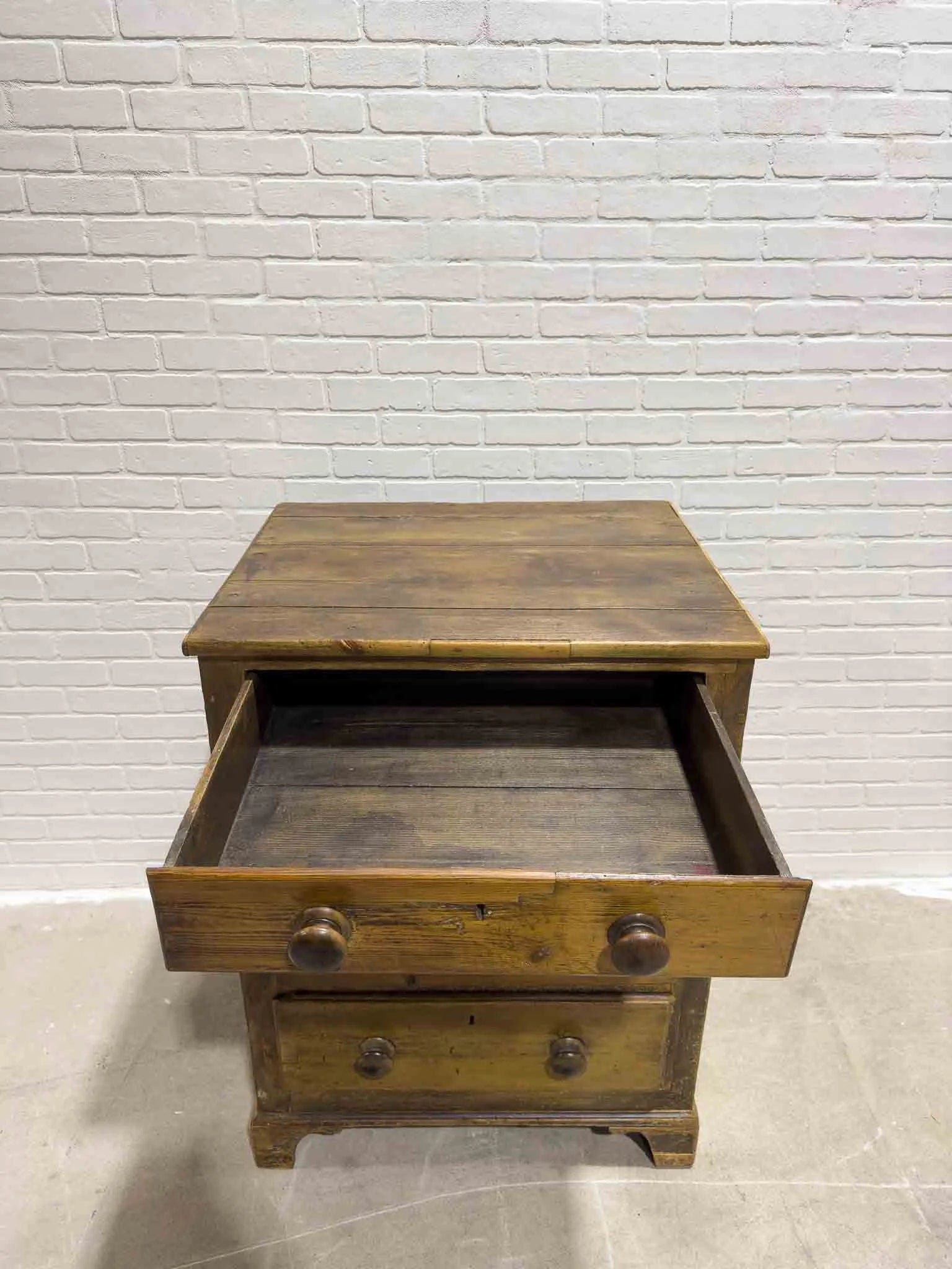 Georgian set of drawers