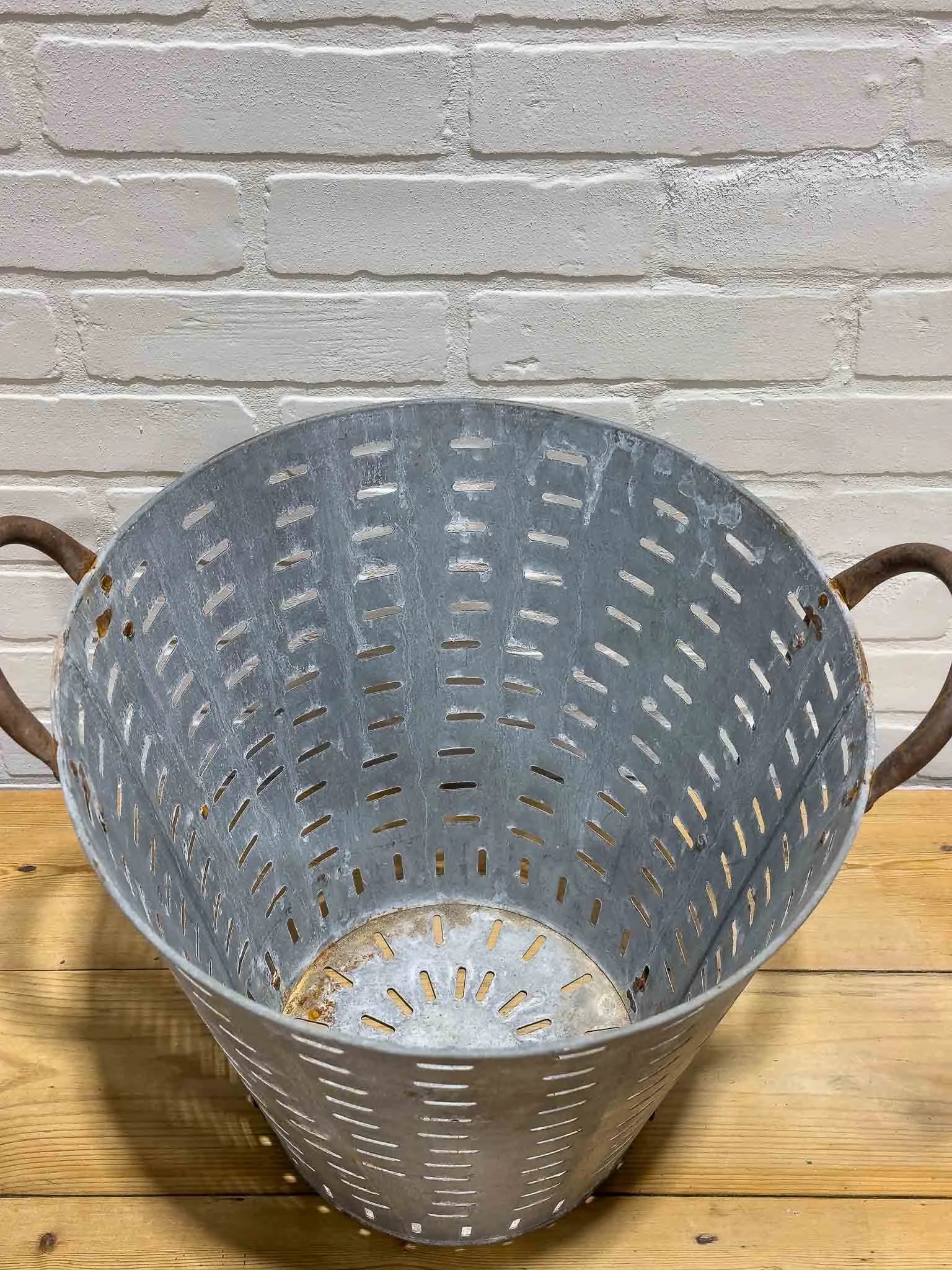 Metal olive basket