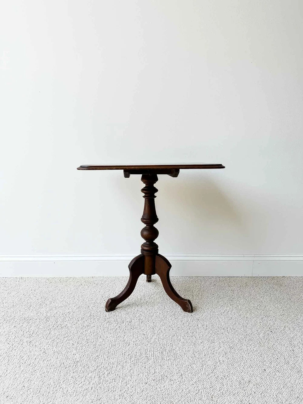 Georgian tripod table