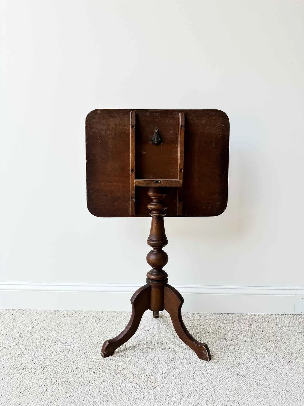 Georgian tripod table