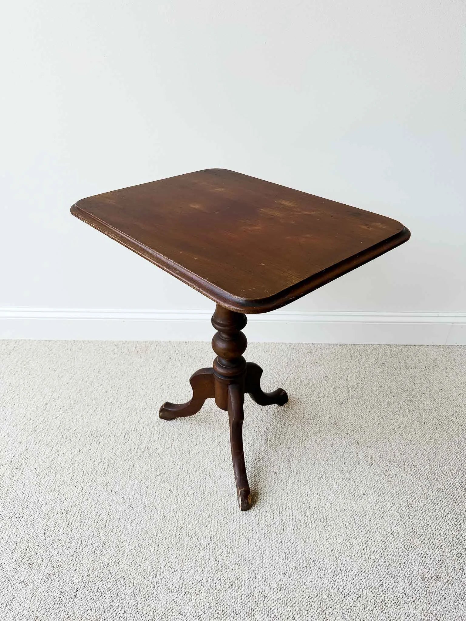 Georgian tripod table