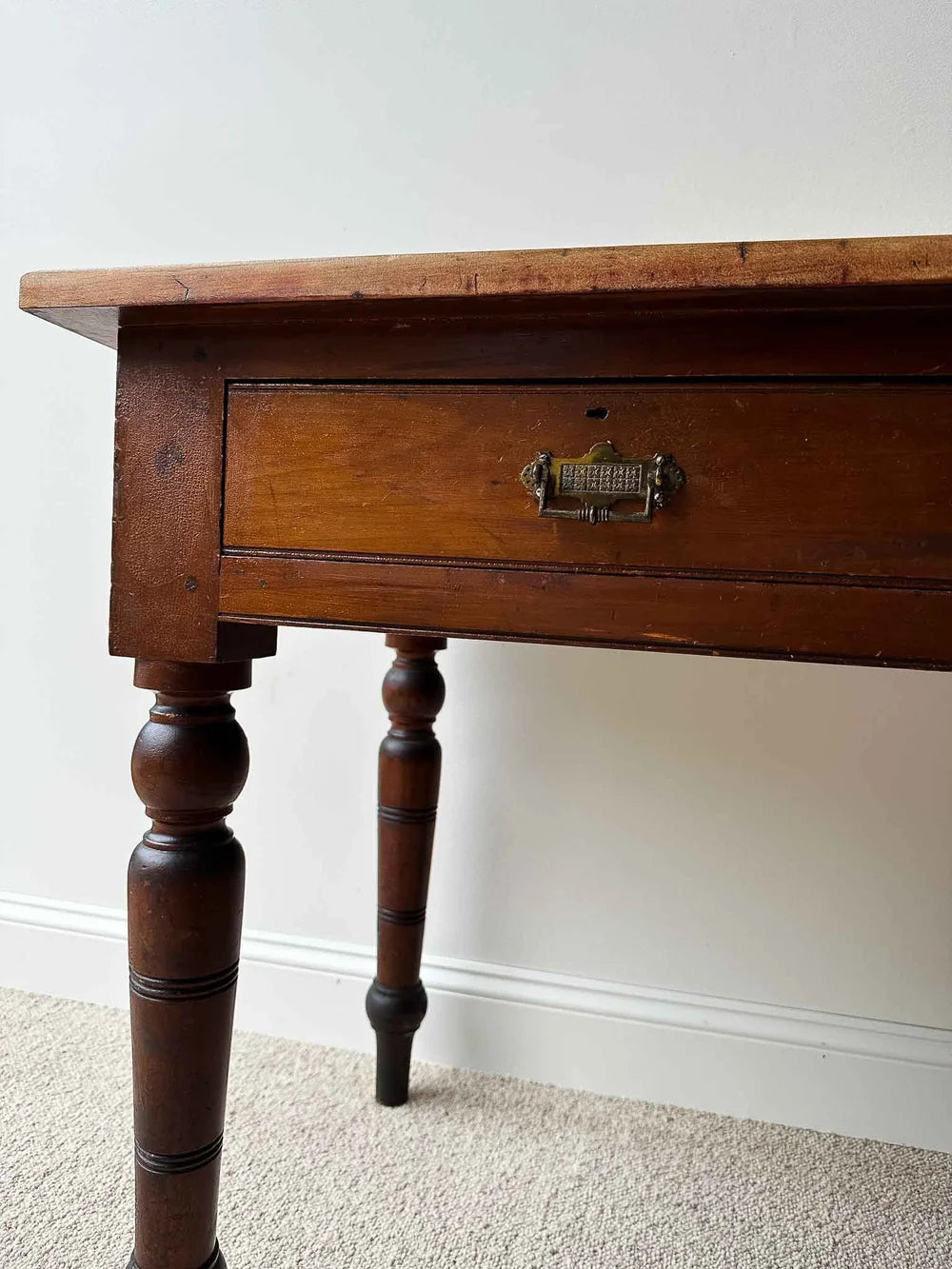 Victorian scrub top table