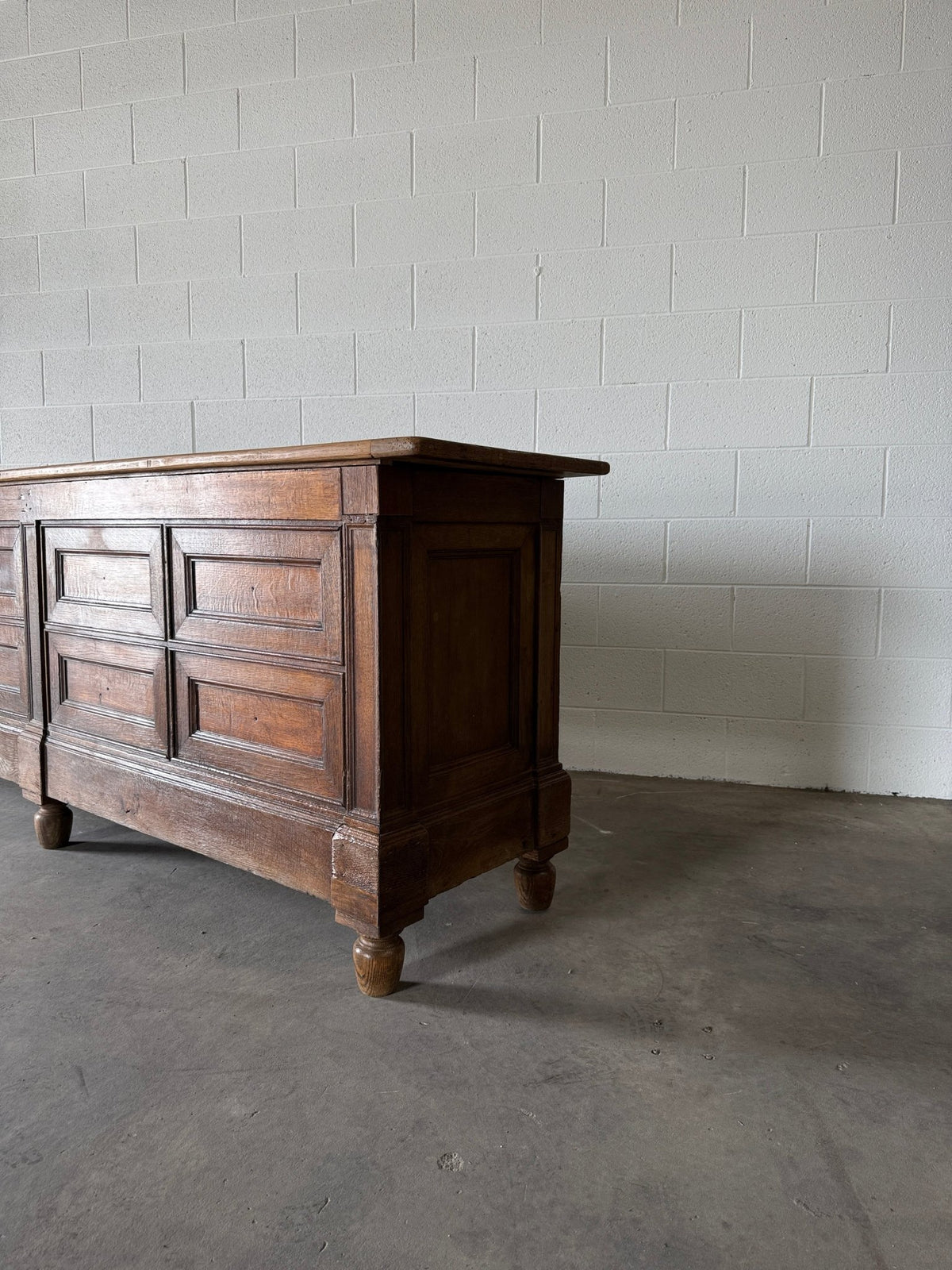 Incredible antique oak kitchen island - House on Horizon