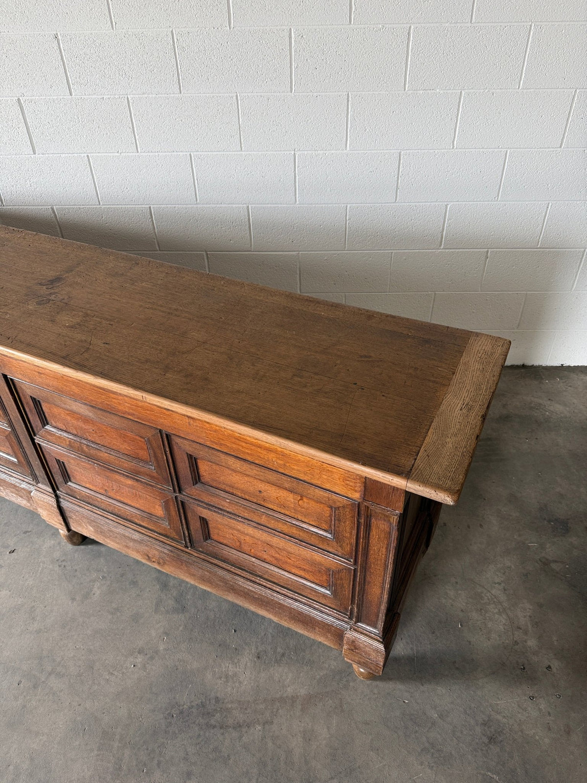 Incredible antique oak kitchen island - House on Horizon