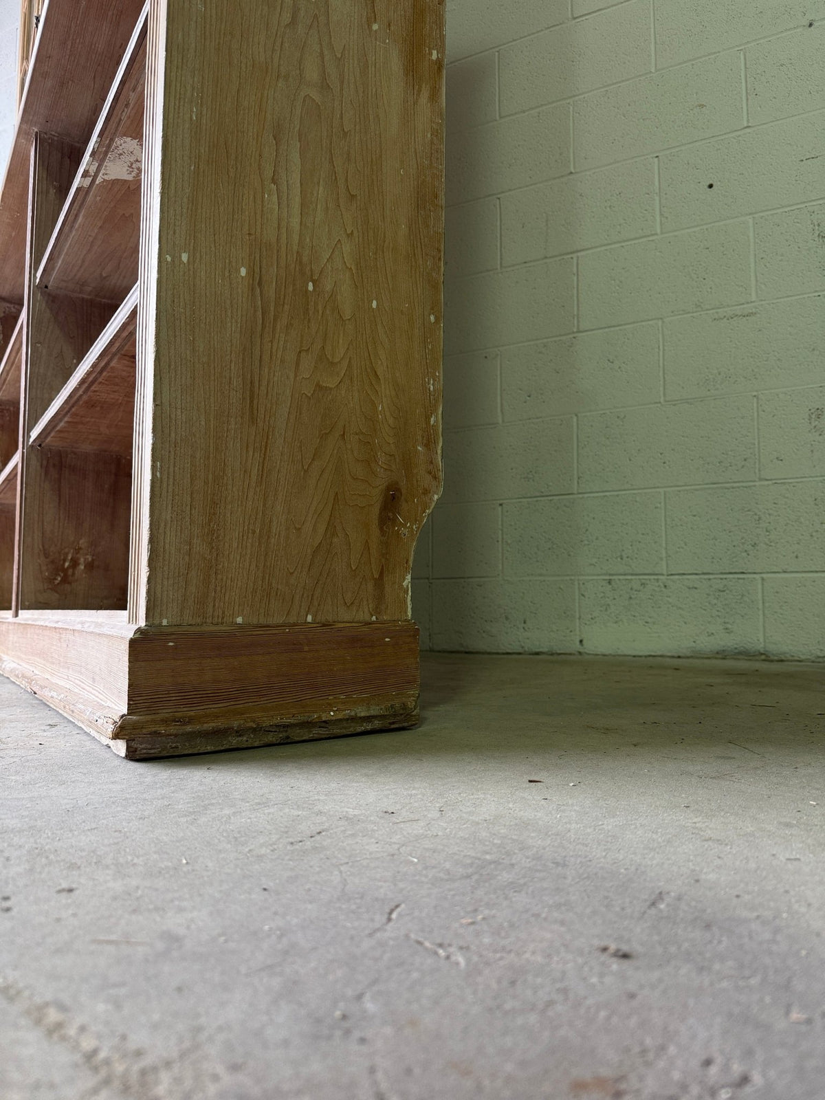 Incredible astragal glazed bookcase - House on Horizon