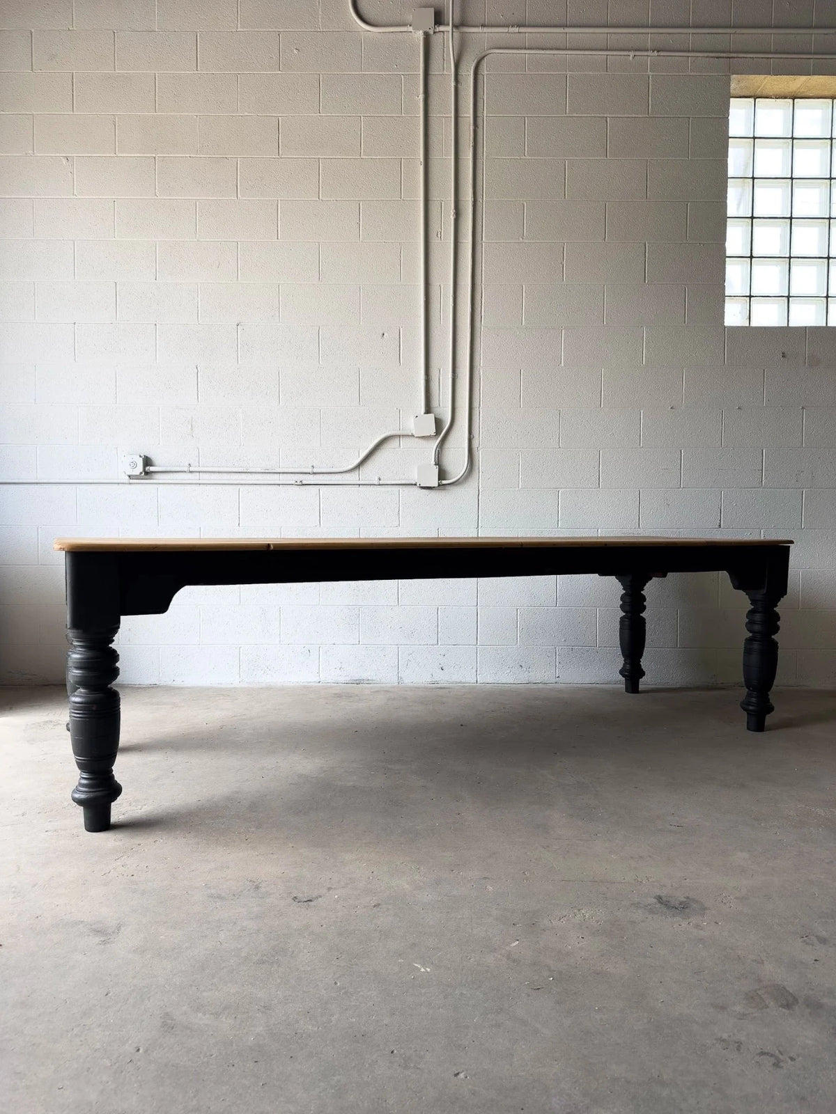 Incredible English antique countryhouse table - House on Horizon