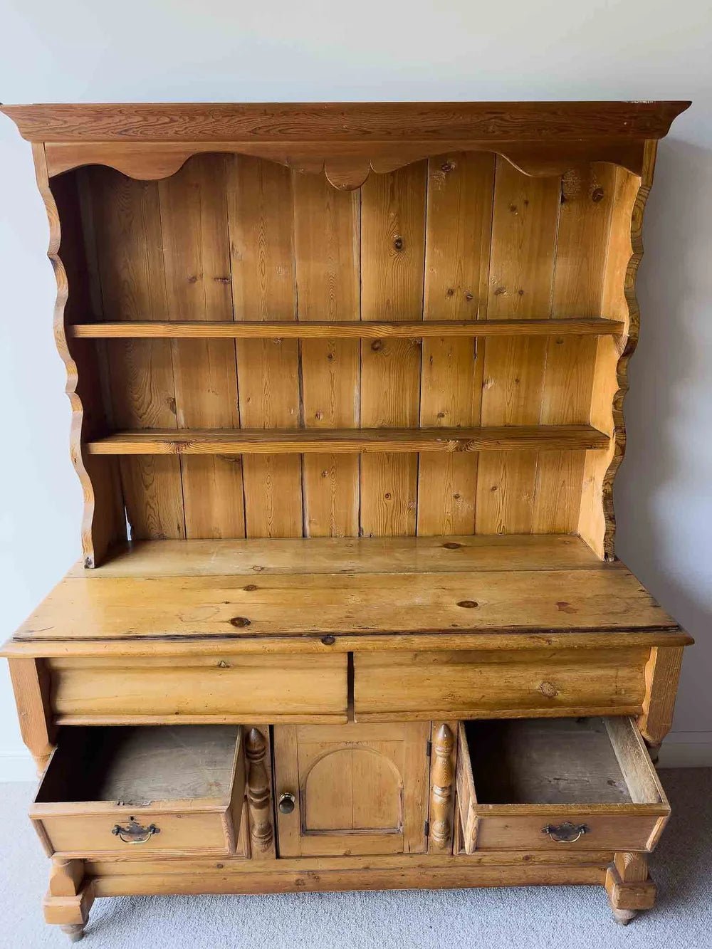 Large English antique kitchen dresser - House on Horizon