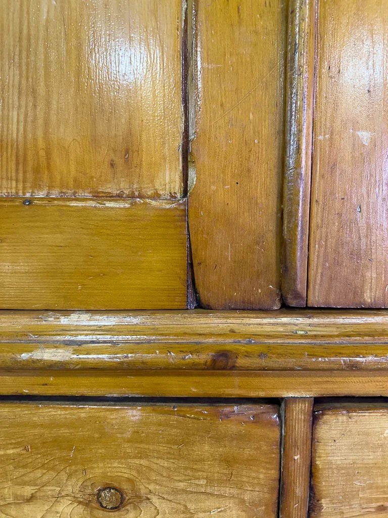 Large English press with campaign handles - House on Horizon