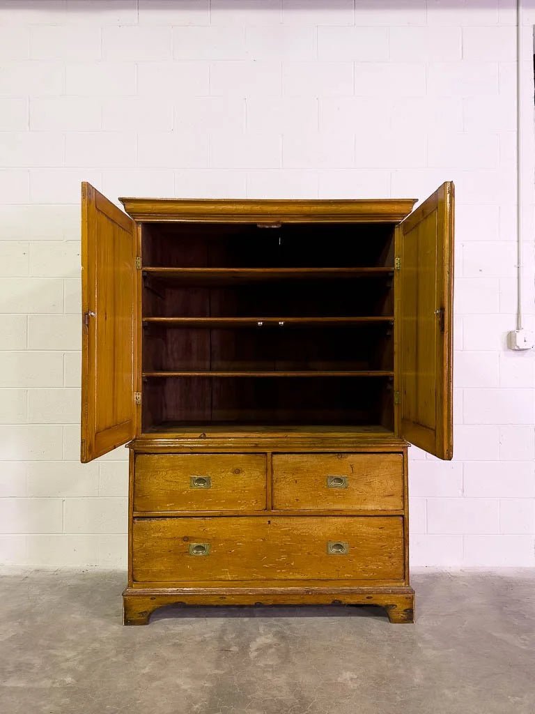 Large English press with campaign handles - House on Horizon