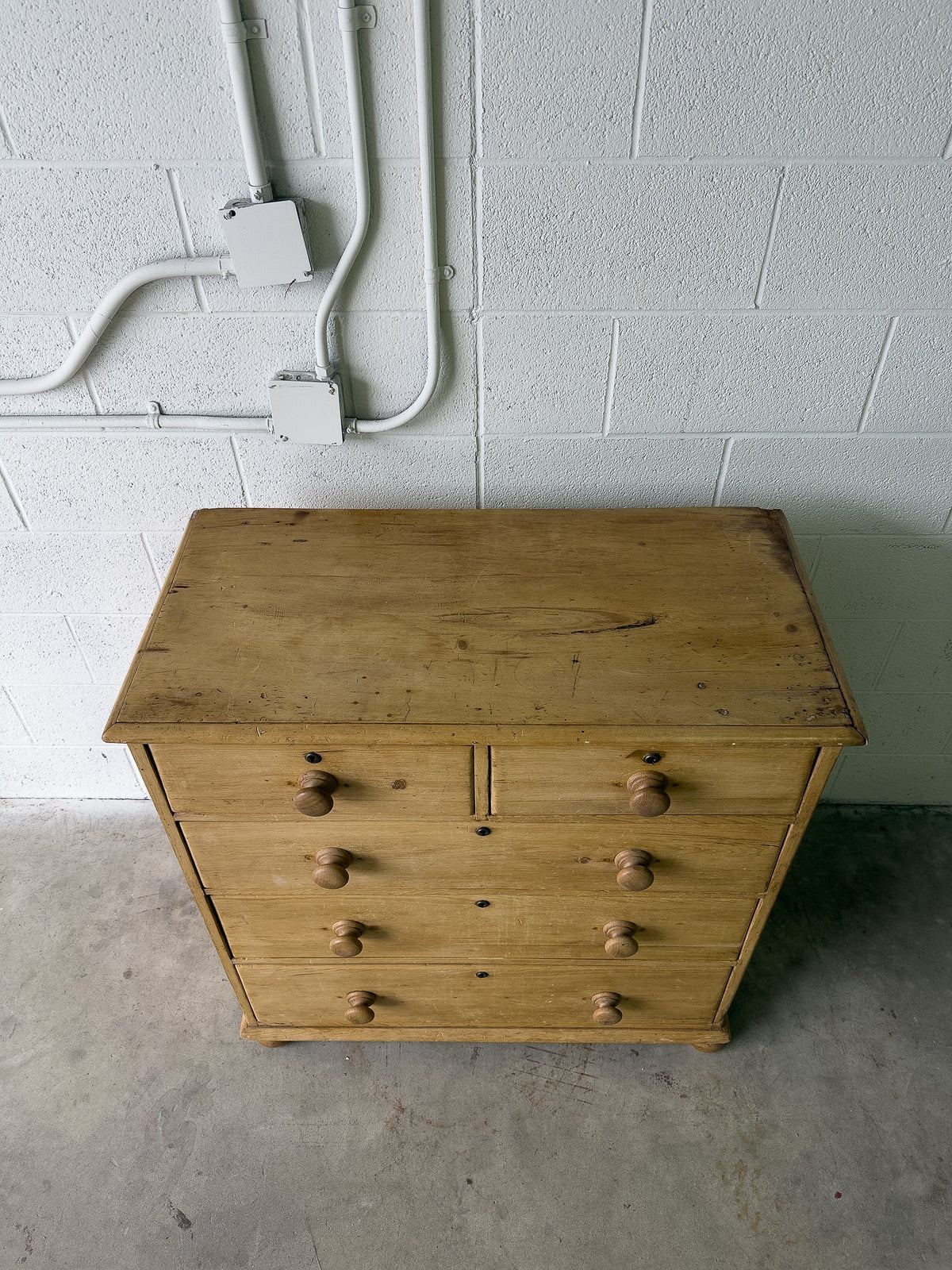 Light colored English antique pine drawers - House on Horizon