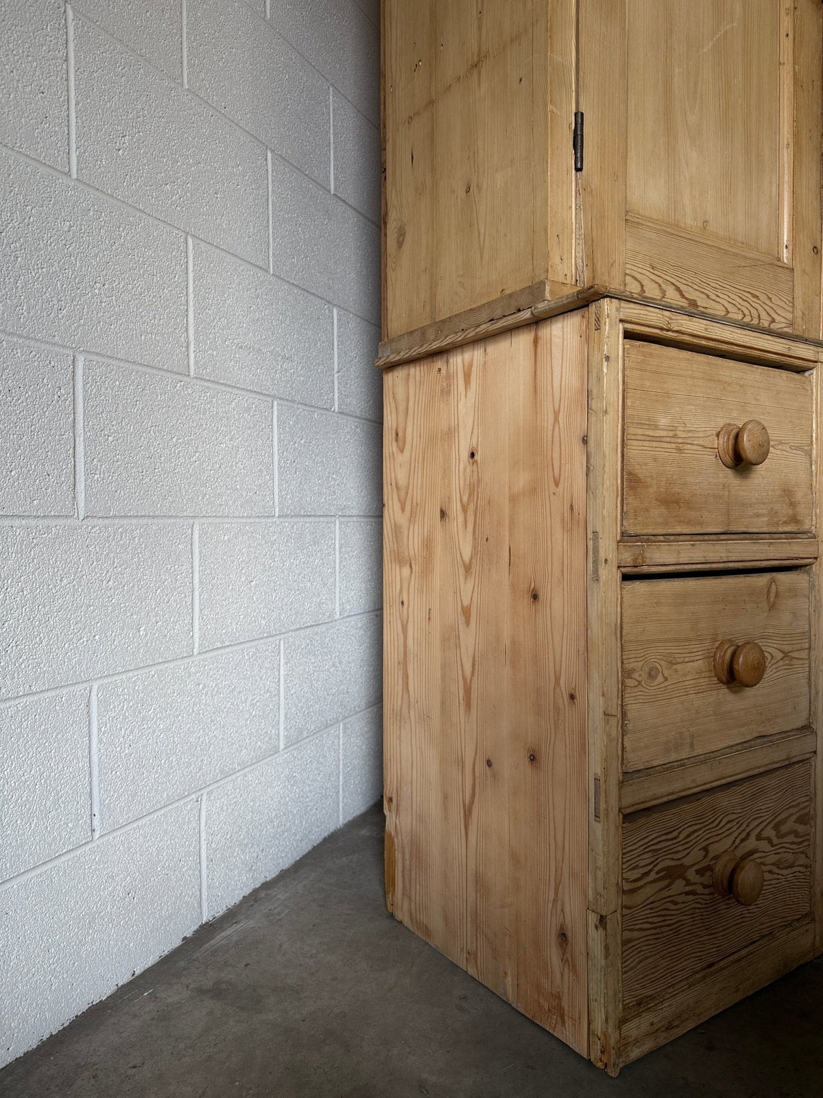 Massive Victorian housekeepers cupboard - House on Horizon