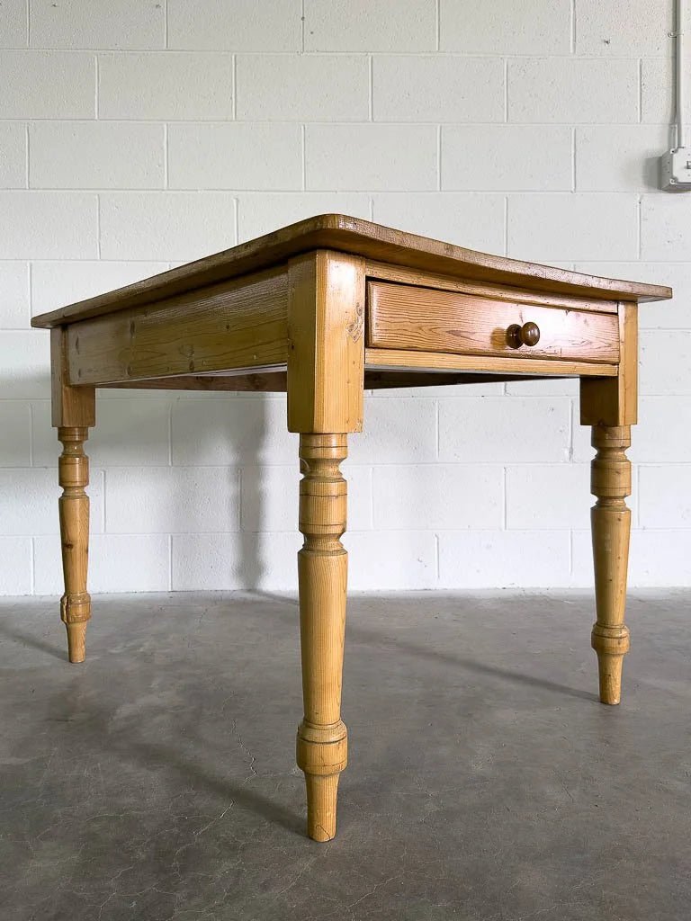 Modest antique pine kitchen table - House on Horizon