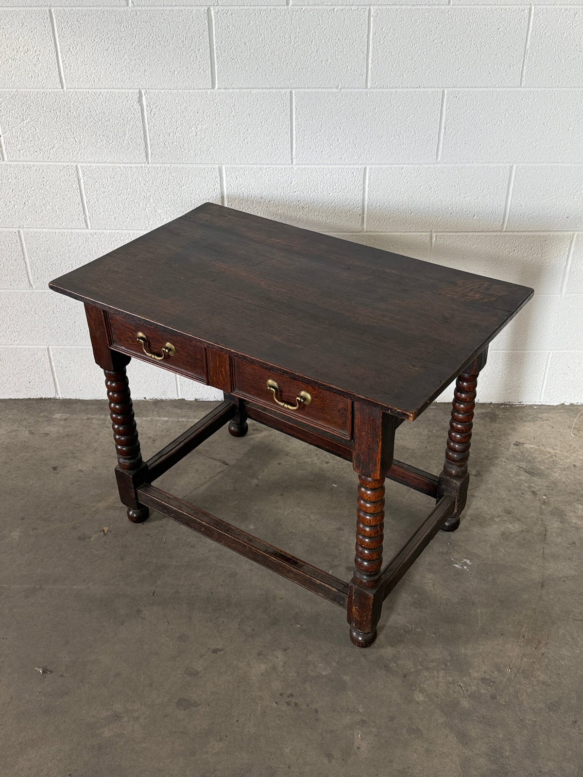 Oak bobbin leg side table - House on Horizon