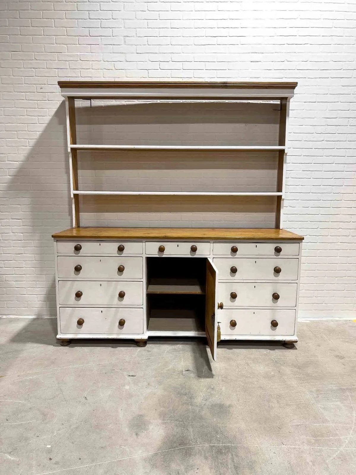 Painted English kitchen dresser - House on Horizon