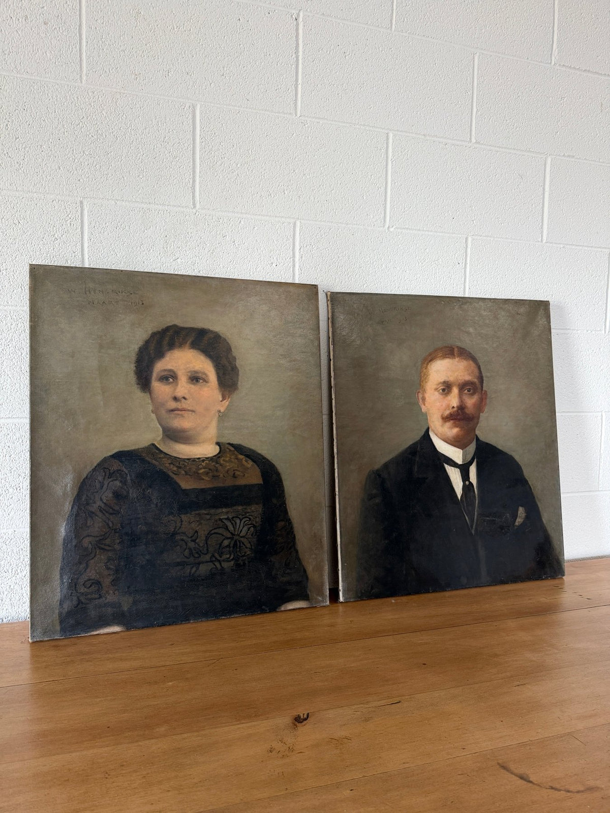 Pair of antique oil portraits - House on Horizon
