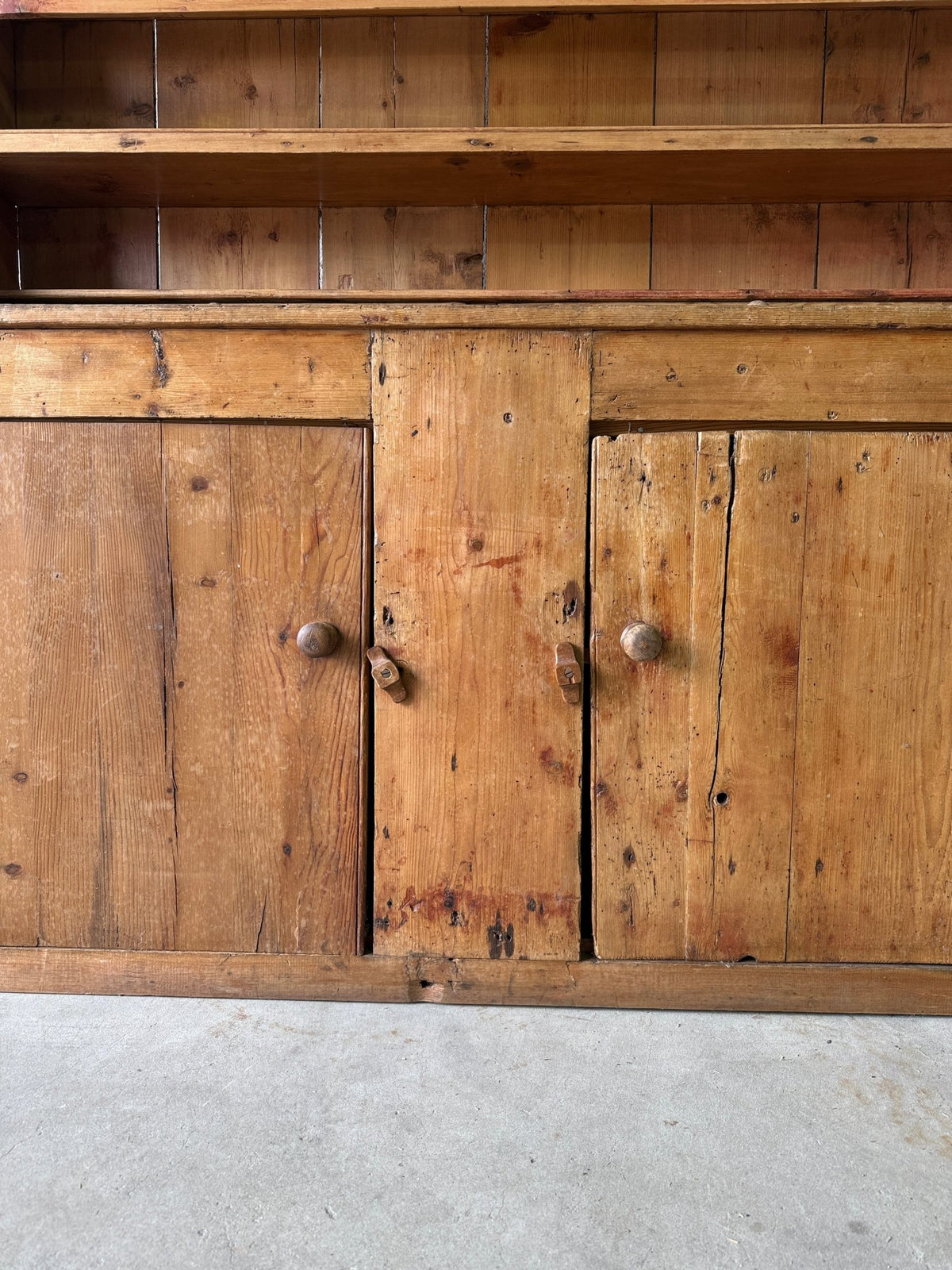 Primitive Irish antique kitchen dresser - House on Horizon
