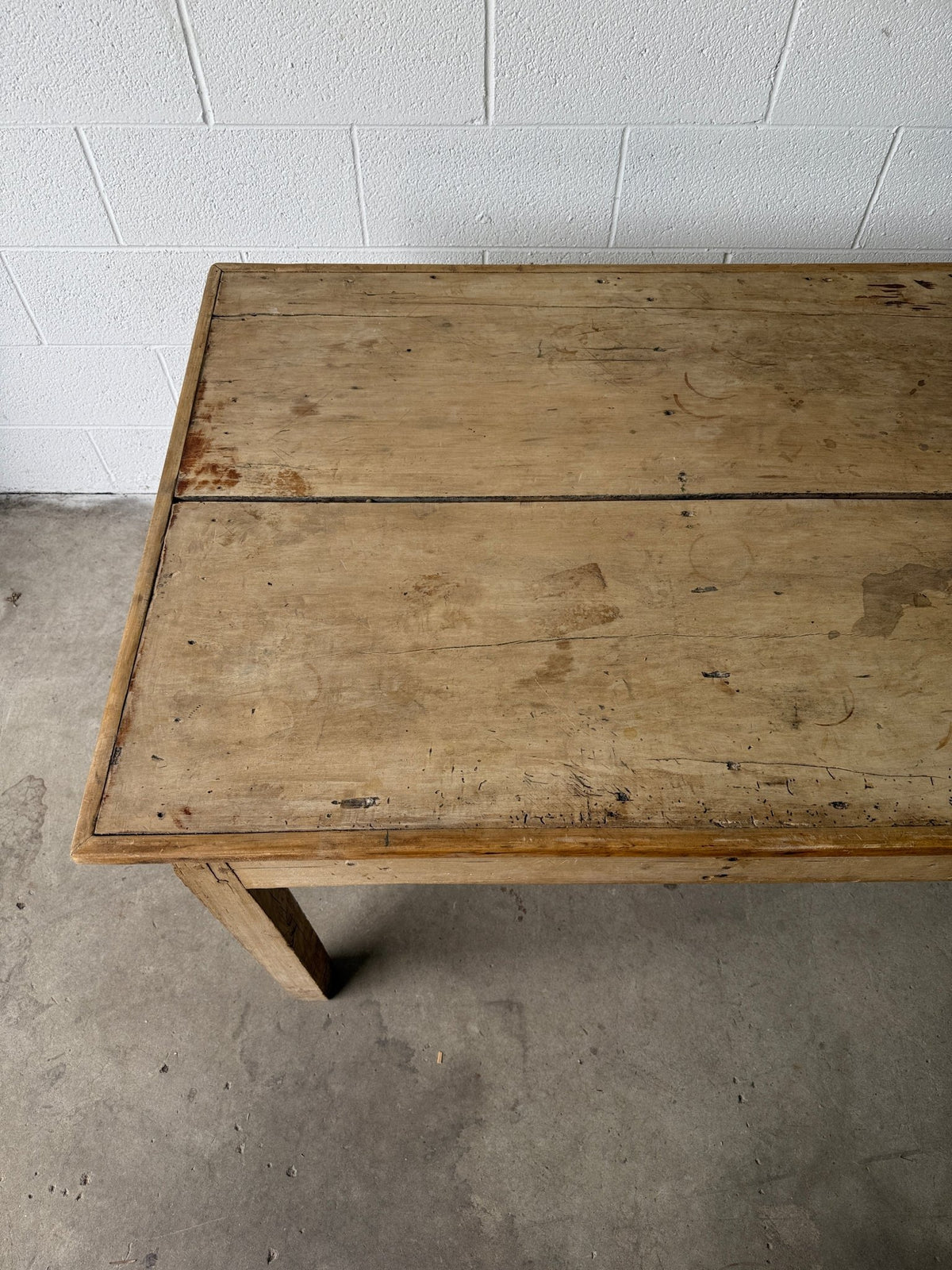 Primitive Scottish pine table - House on Horizon