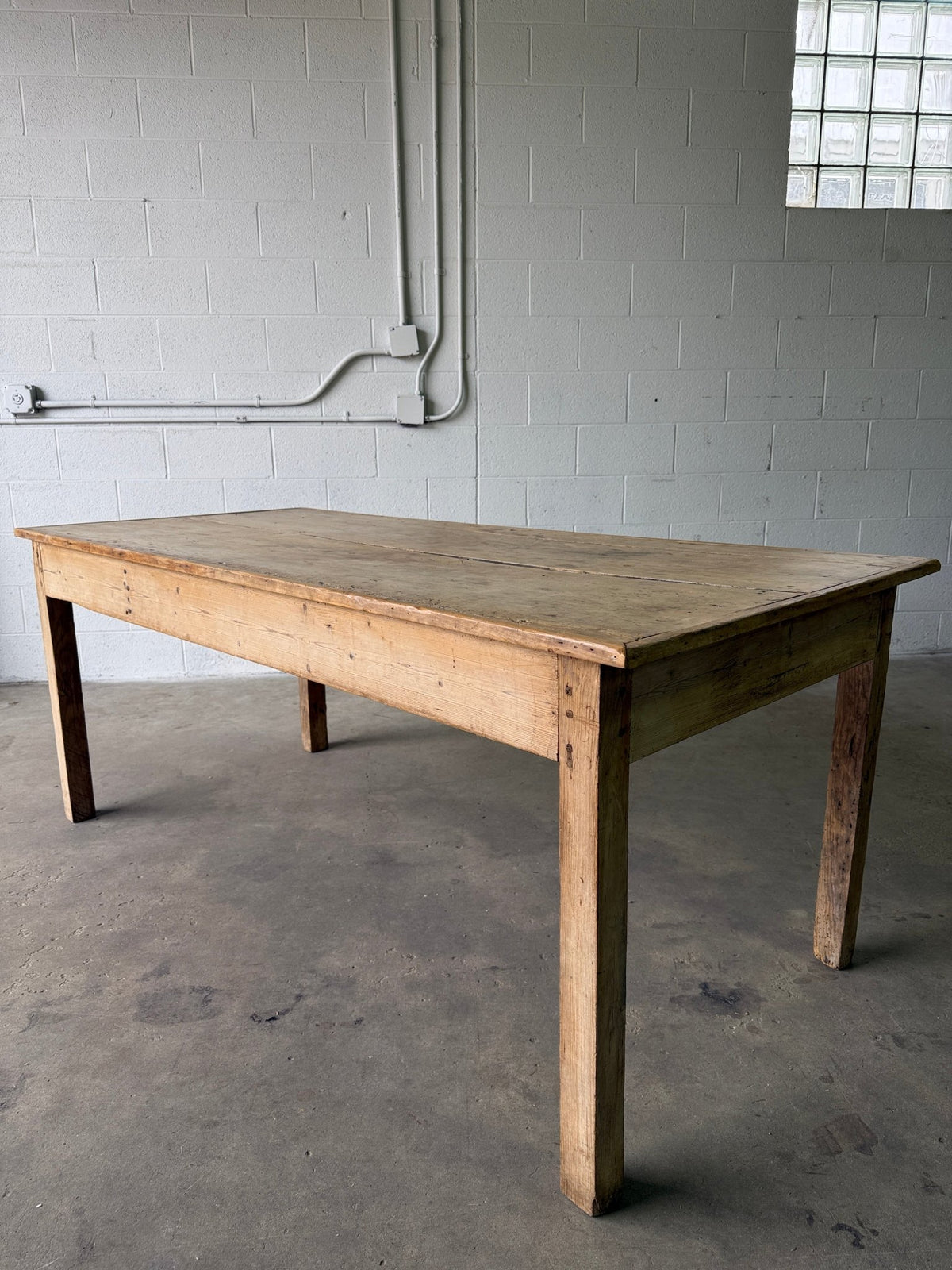 Primitive Scottish pine table - House on Horizon
