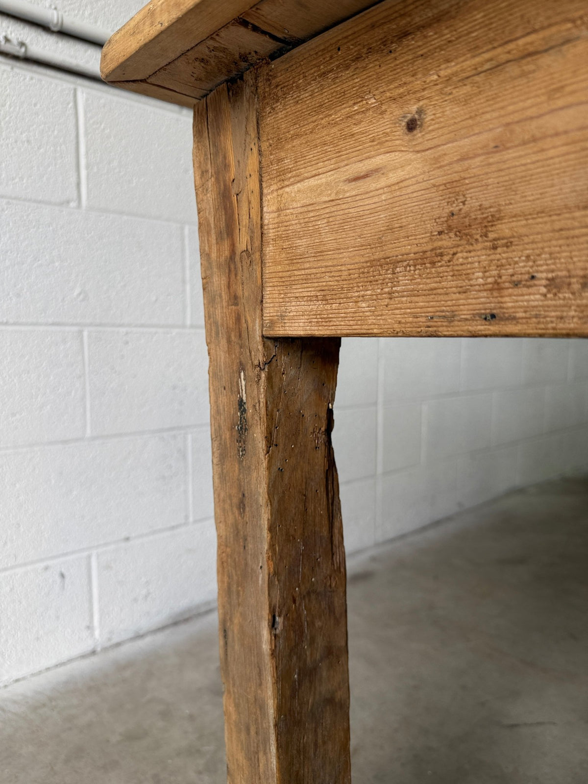 Primitive Scottish pine table - House on Horizon