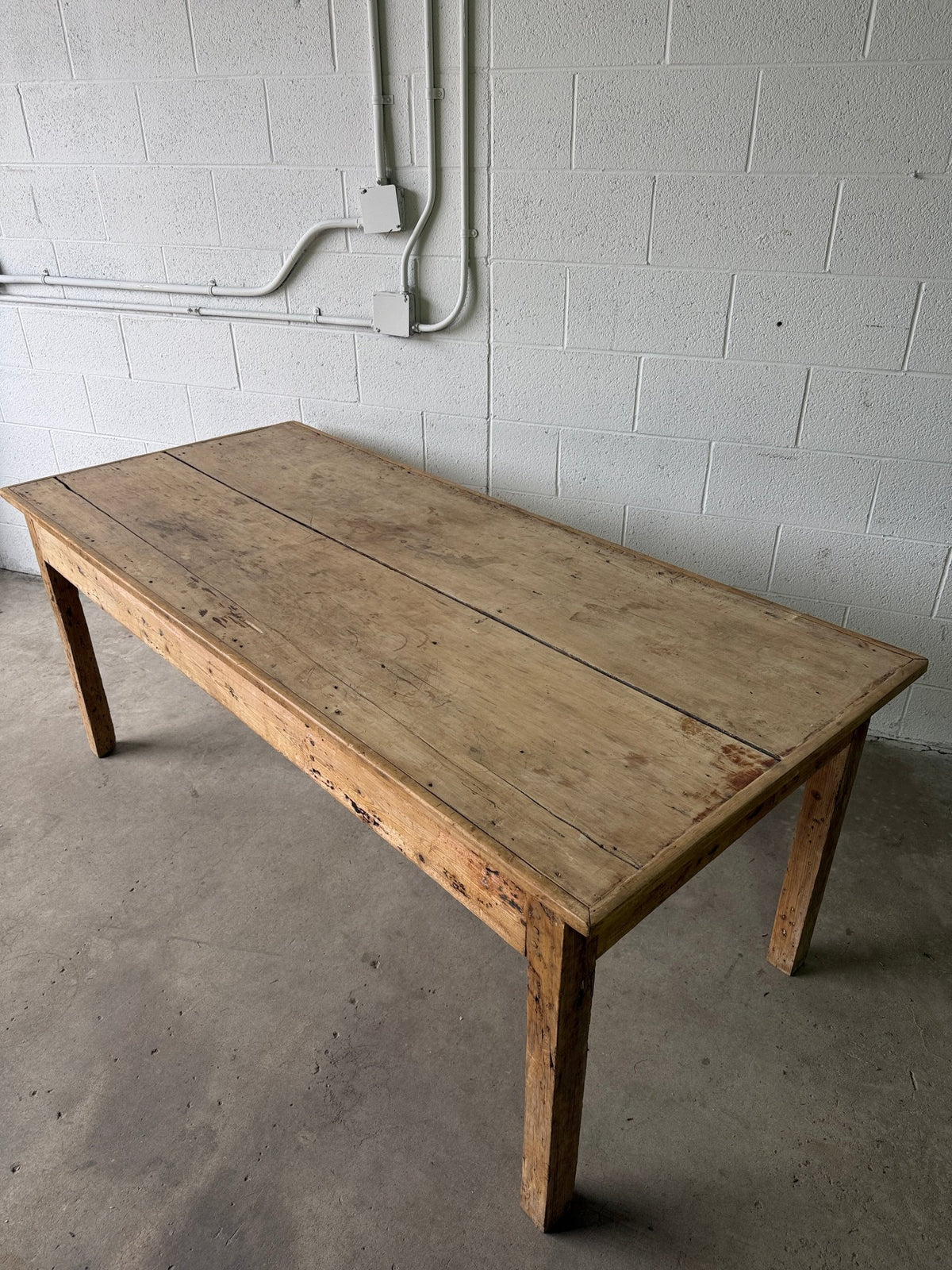 Primitive Scottish pine table - House on Horizon