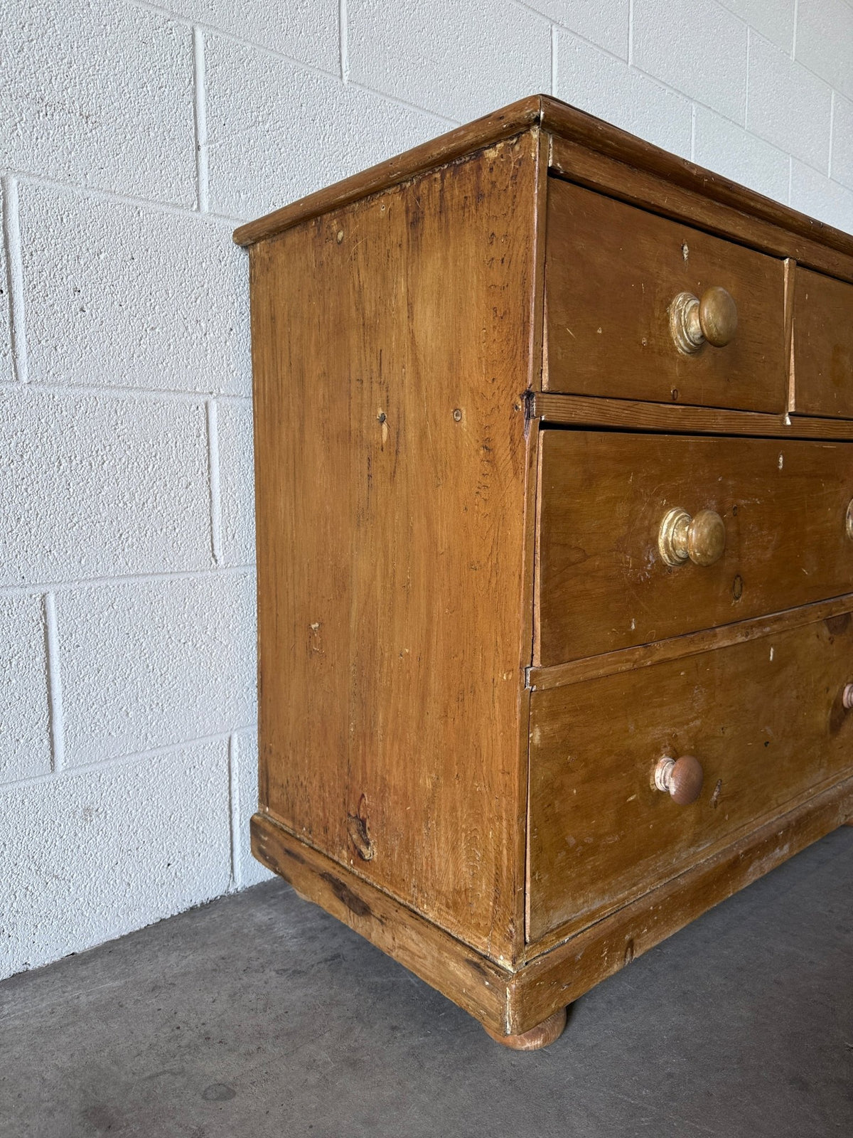 Rustic set of victorian pine drawers - House on Horizon