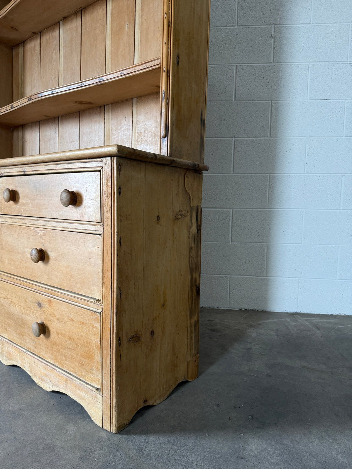 Scalloped Victorian pine kitchen dresser - House on Horizon