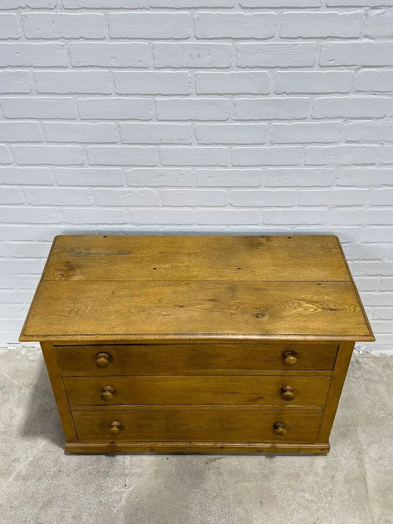 Small English drawers - House on Horizon