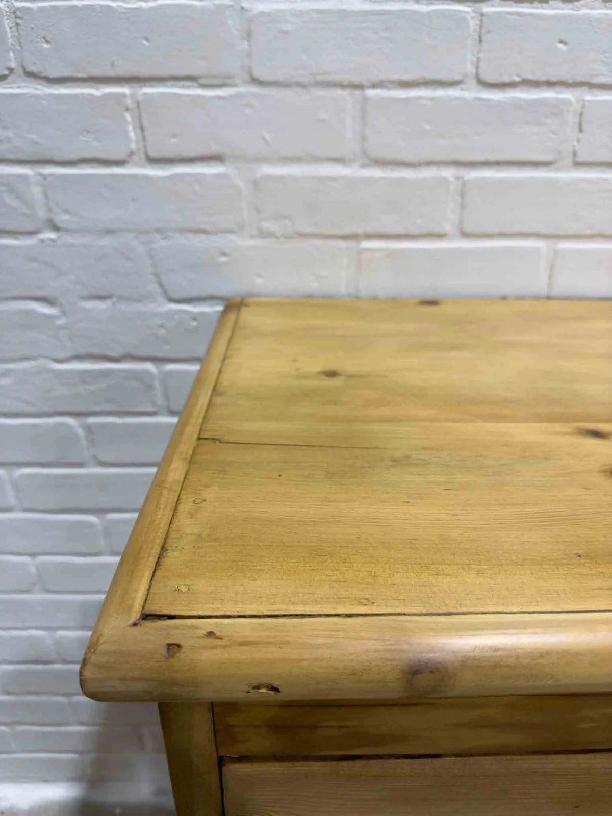Small English pine dresser - House on Horizon