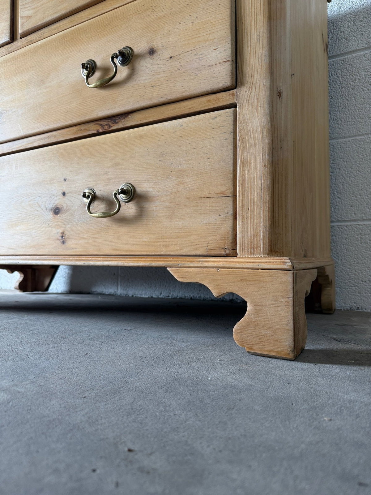Small Victorian pine chest of drawers with drop handles - House on Horizon