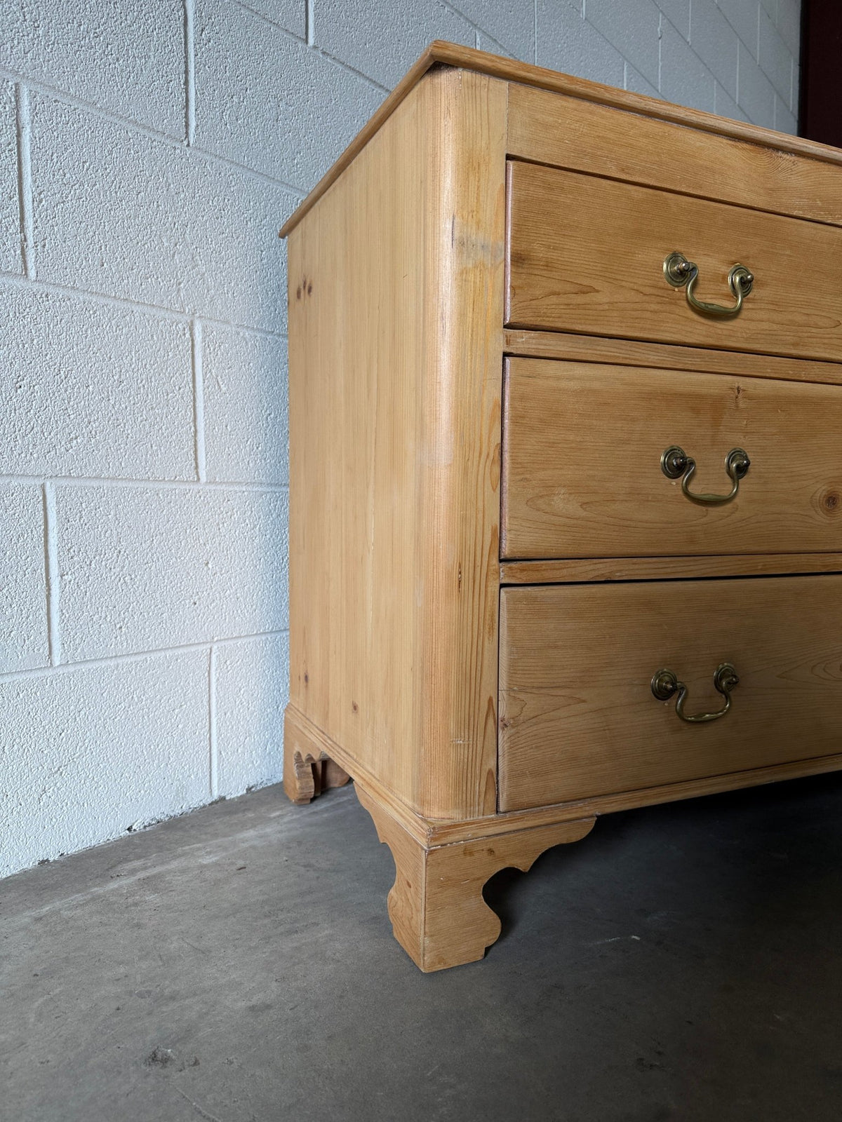 Small Victorian pine chest of drawers with drop handles - House on Horizon