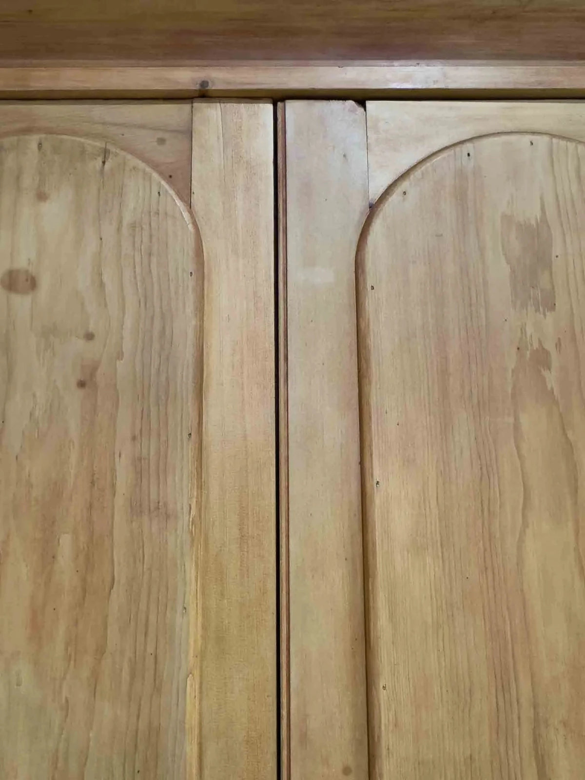 Tall English wardrobe with two drawers - House on Horizon