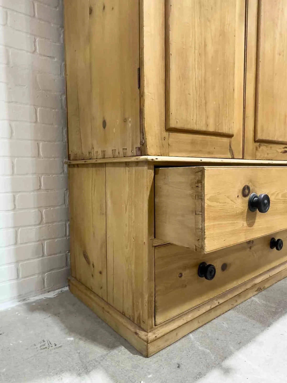 Tall English wardrobe with two drawers - House on Horizon