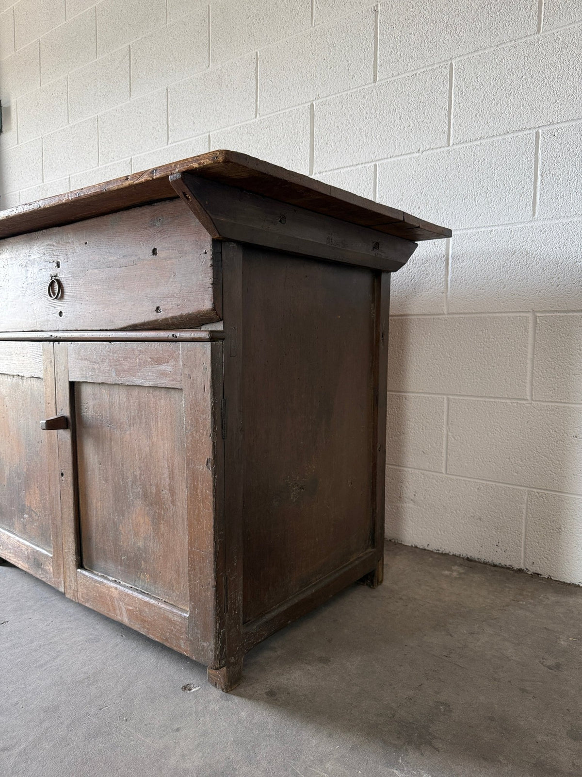 Unusual swedish cupboard - House on Horizon