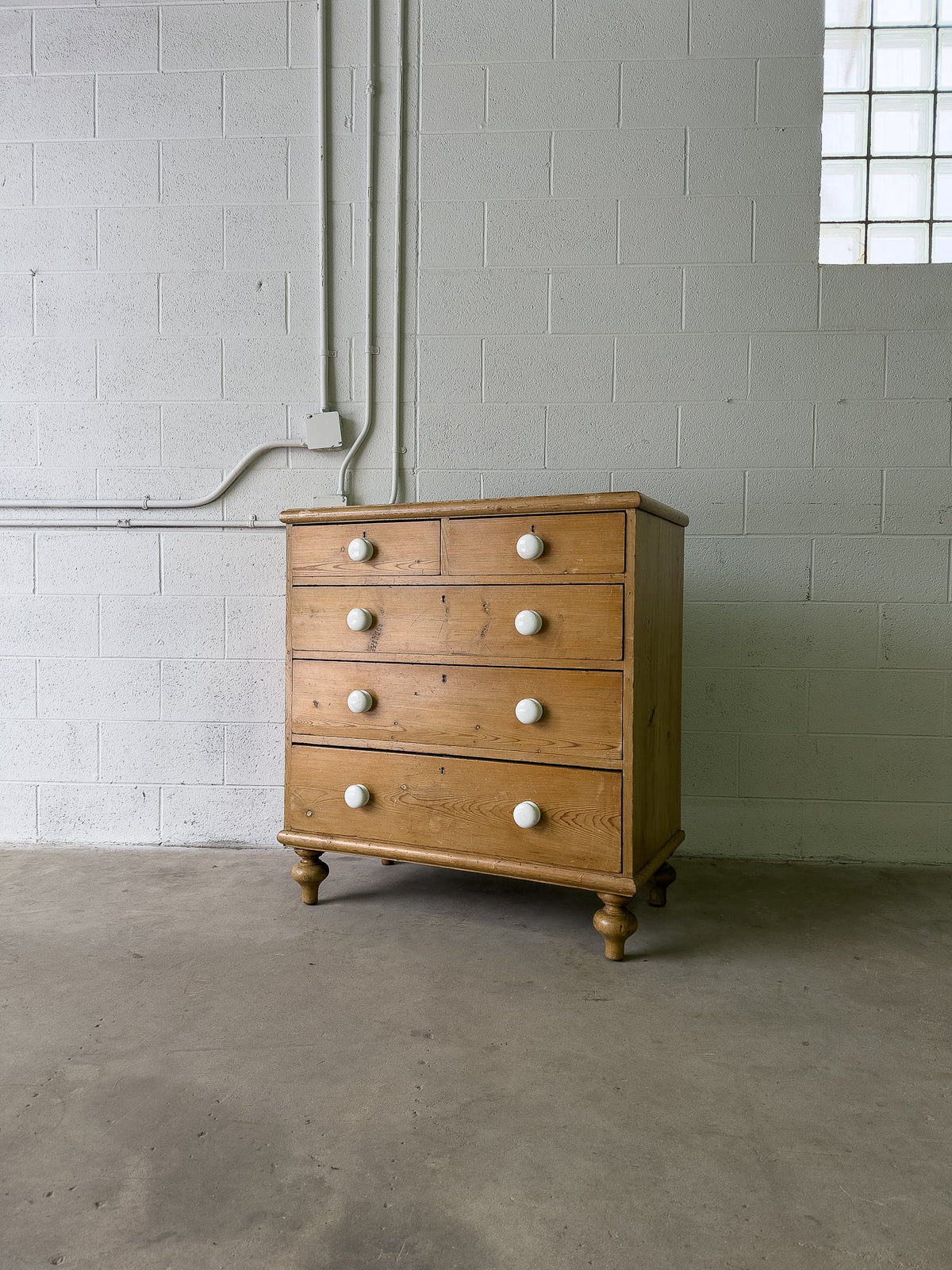 Victorian pine drawers with original ceramic knobs - House on Horizon