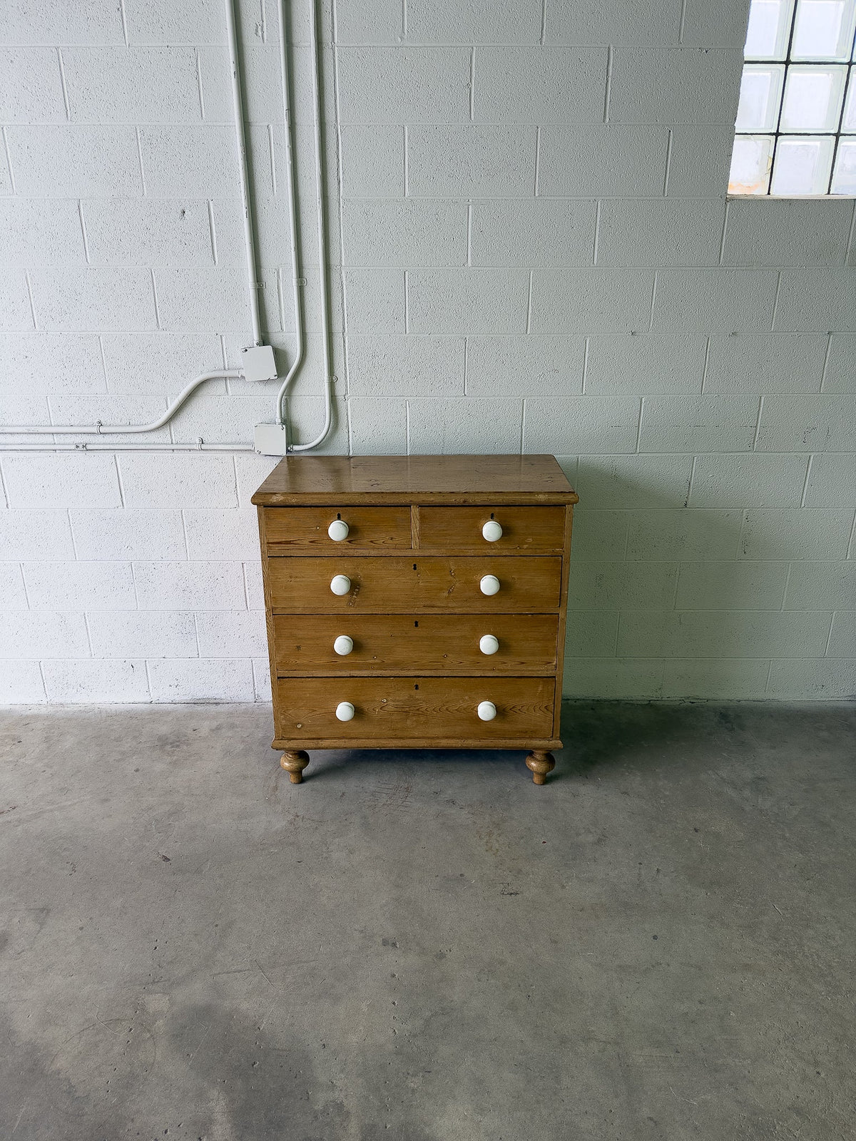 Victorian pine drawers with original ceramic knobs - House on Horizon