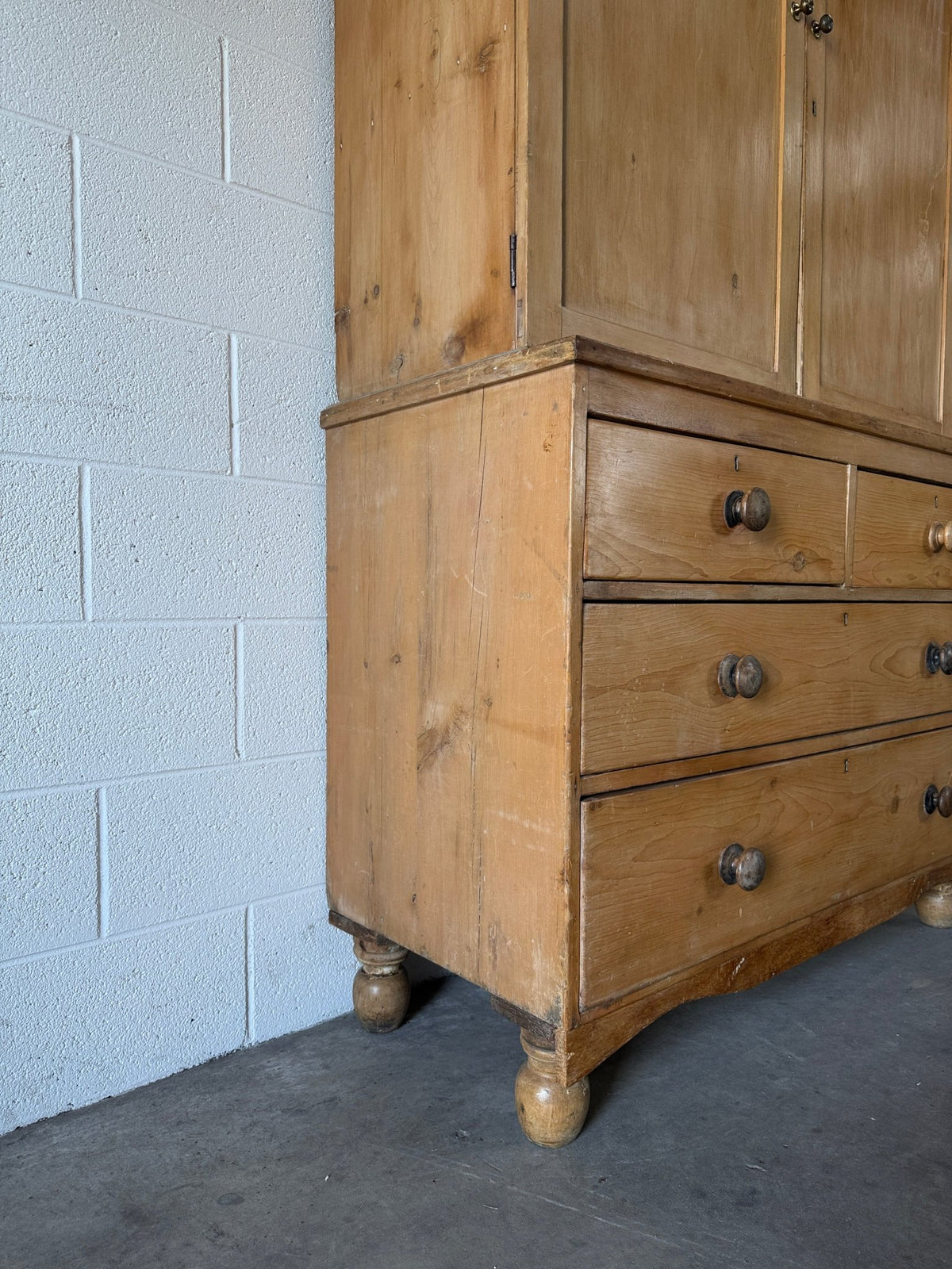 Victorian pine linen press - House on Horizon