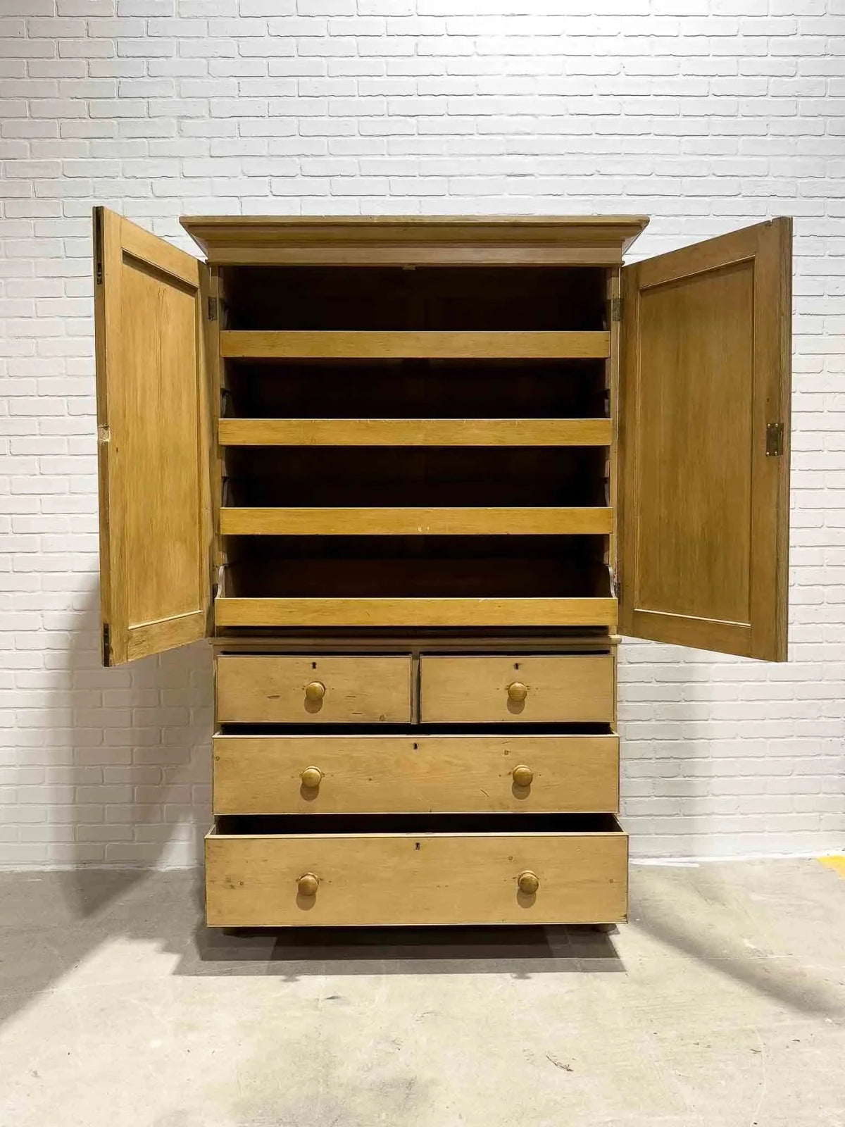 Victorian pine linen press - House on Horizon