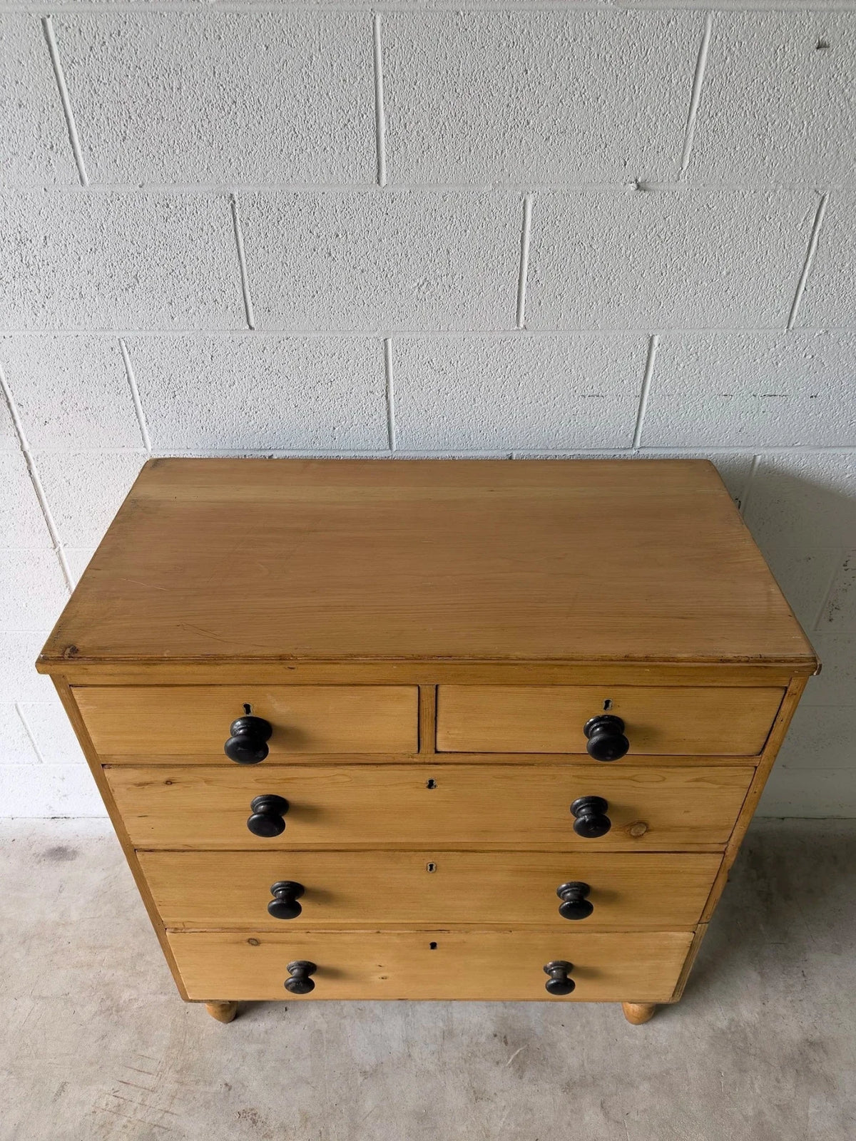 Victorian pine set of drawers - House on Horizon
