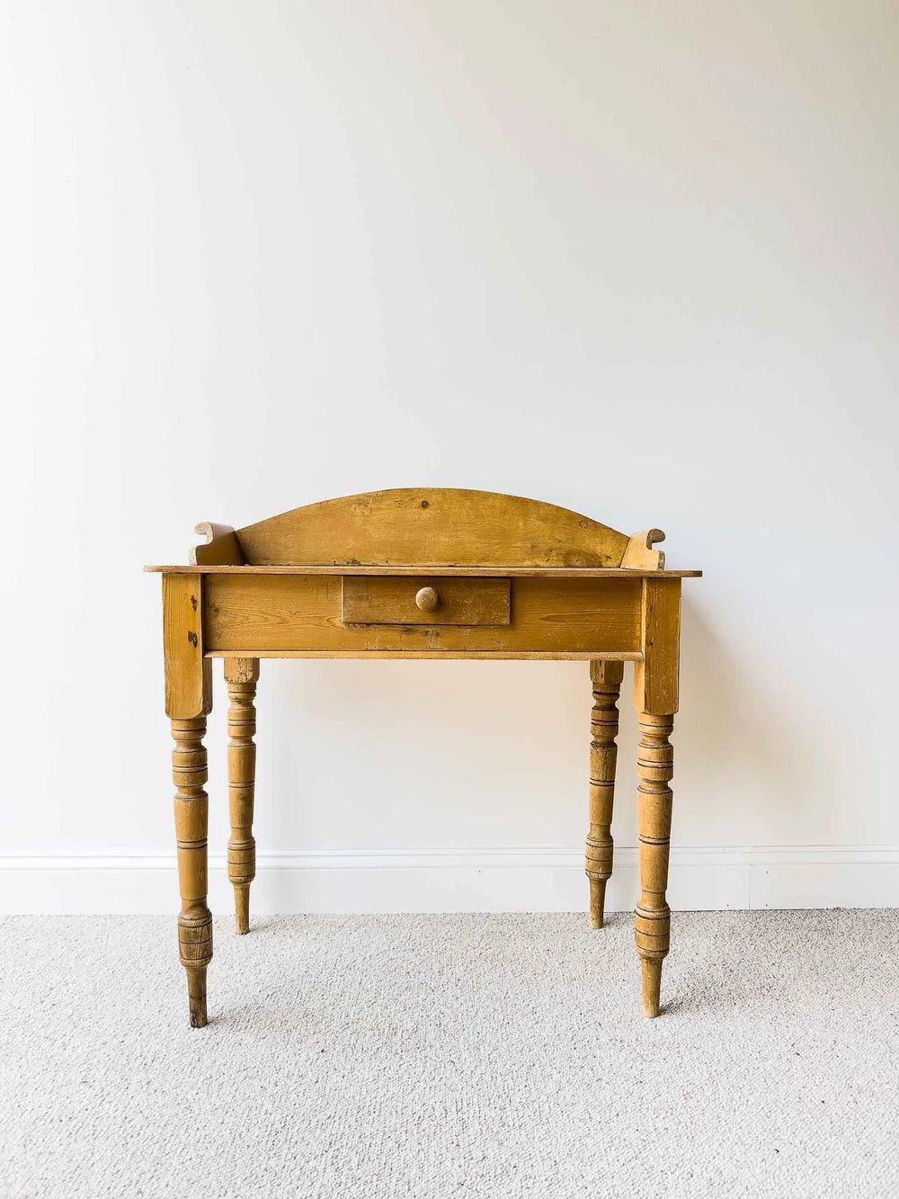 Victorian pine washstand - House on Horizon