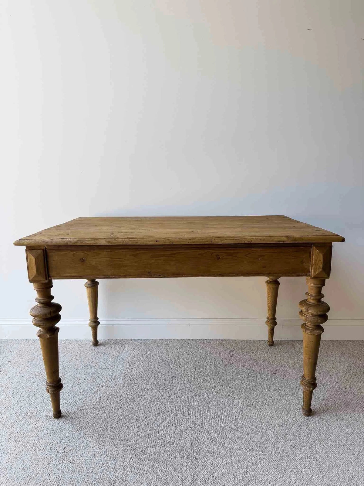 Victorian table with incredible legs - House on Horizon