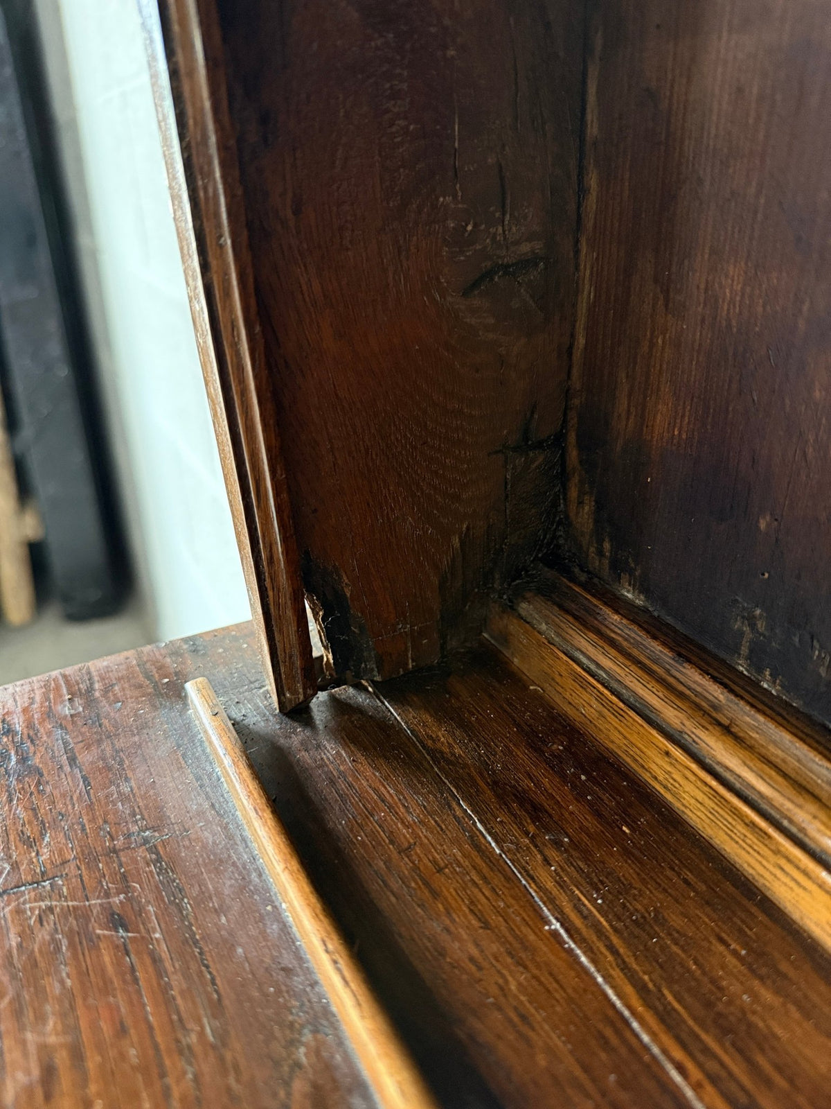 Welsh oak antique kitchem dresser or hutch - House on Horizon